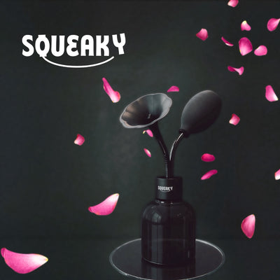 كوب Squeaky Coffee Aroma – الإصدار الممتلئ (Chubby Version) – الإصدار الأسود الكامل